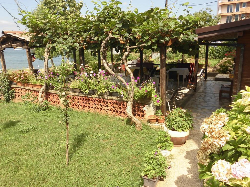 Bato Rooms Pestani Room photo